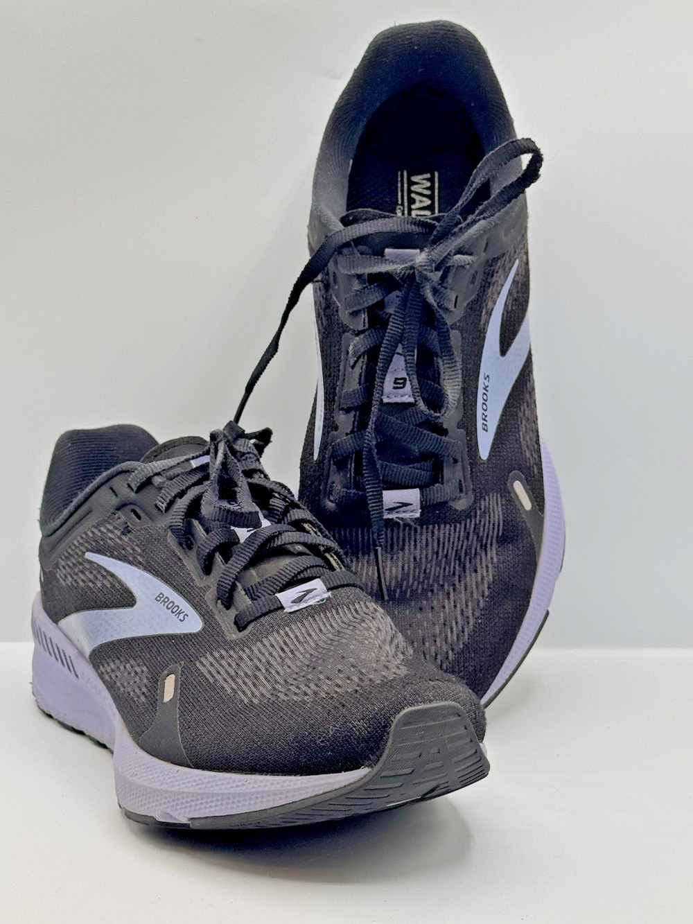 Brooks Launch GTS 9 Womens Size 7 Black Wide Athletic Running /Walking Shoes